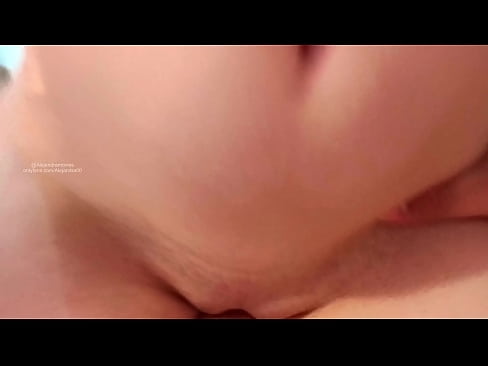 ❤️ Ablamın odasında uyuyorum ve ben böyle uyandım ️ Sadece porno bizde